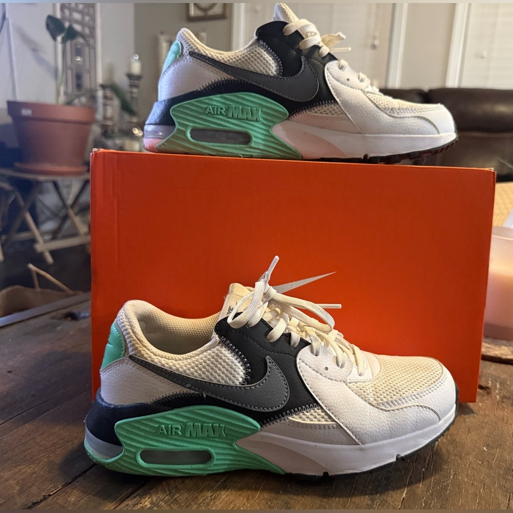 Women’s Nike White Black Mint Air Max